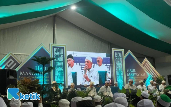 Thumbnail Berita - Haul Thariqah Naqsyabandiyyah Al-Ahmadiyyah, Lautan Manusia Padati Pesantren Nurul Jadid