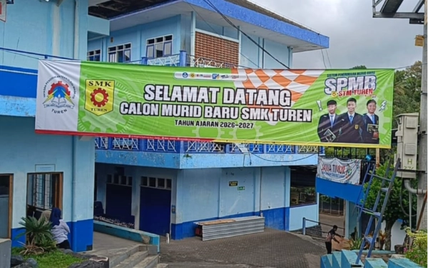 Thumbnail Konflik Dualisme Yayasan, Ribuan Siswa SMK Turen di Kabupaten Malang Diliburkan