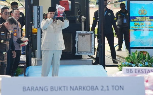 Thumbnail Prabowo Pimpin Pemusnahan 214 Ton Narkoba Senilai Rp29,37 Triliun di Mabes Polri