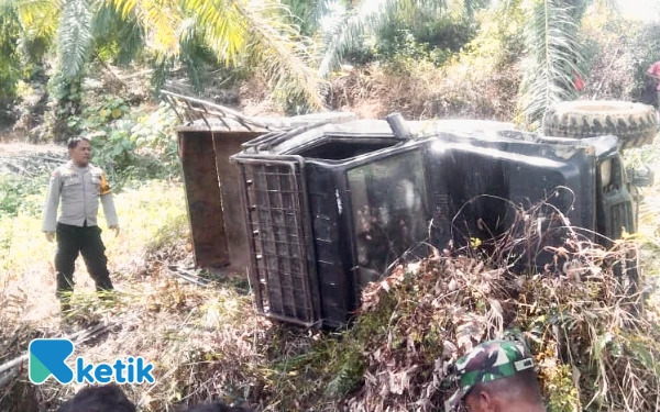 Thumbnail Berita - Tragis! Mobil Angkut Pupuk Terguling, Buruh Harian PT ASN di Nagan Raya Tewas