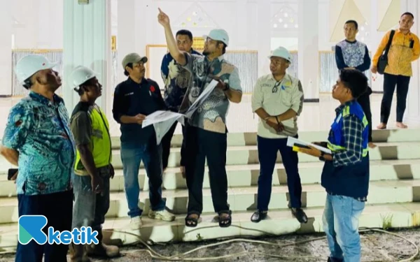 Thumbnail Berita - Disperkim Halsel Targetkan Kuba Menara dan Pelataran Masjid Agung Tuntas Akhir Tahun