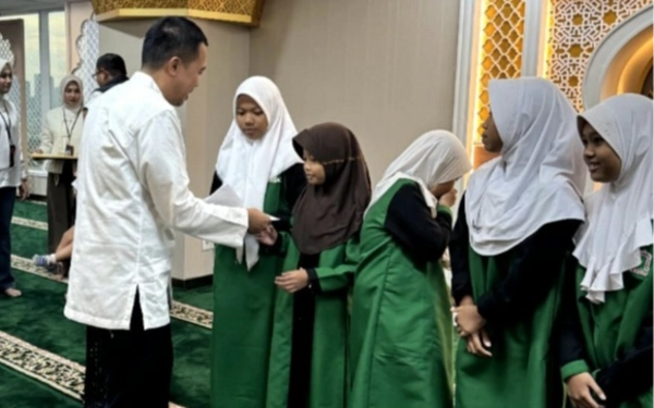 Thumbnail Berita - Berbagi Kebahagiaan di Bulan Ramadan, BRI Region 12 Surabaya Santuni Puluhan Anak Panti Asuhan
