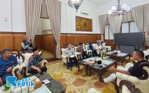 Thumbnail Berita - Bupati Situbondo Terima Kunjungan Direktur Pengurangan Sampah dan Pengembangan Ekonomi Sirkular KLH RI