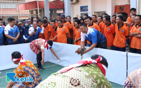 Thumbnail Berita - Semarakkan 17 Agustus, Ratusan WBP Lapas Mojokerto Lomba Tangkap Ayam dan Pindahkan Air