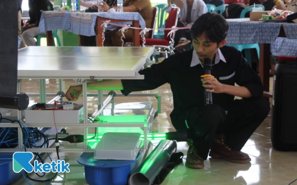 Thumbnail Berita - BEM FEB UNEJ Ciptakan Teknologi Fish Light dan Smart Fish Dryer untuk Perkuat Ekonomi