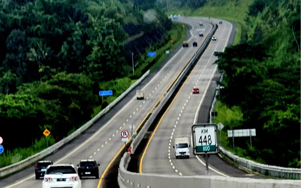 Thumbnail Berita - Jaga-Jaga Keadaan Darurat! Ini Daftar Nomor Layanan Call Center Jalan Tol Se-Jawa