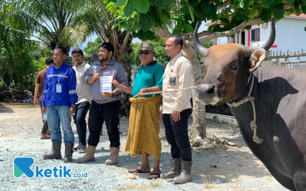 Thumbnail Berita - Jelang Idul Adha, PT JAM dan PT SMD Bagikan Daging untuk Yatim dan Fakir Miskin