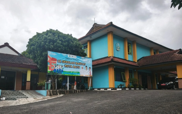 Thumbnail Kemendikdasmen Siapkan 1.515 Guru Fresh Graduate untuk Sekolah Rakyat