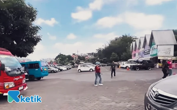 Thumbnail Matikan Usaha Kecil, Pedagang Tolak Wacana Penyegelan Florawisata Santerra De Laponte