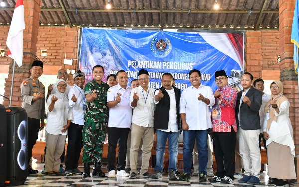 Thumbnail Selamat! PWI Ponorogo Punya Nakhoda Baru, Apa Alasan Bupati Kang Giri Rela Tunggui Konferensi?