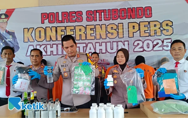 Thumbnail Berita - Polres Situbondo Gelar Konferensi Pers Akhir Tahun, Ini Penjelasan AKBP Rezi Dharmawan
