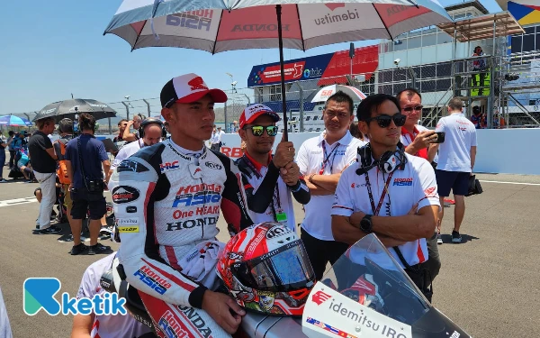 Thumbnail Strategi Rider Moto2 Mario Aji Menyeimbangkan Balapan dan Kuliah di Manajemen Olahraga Unesa