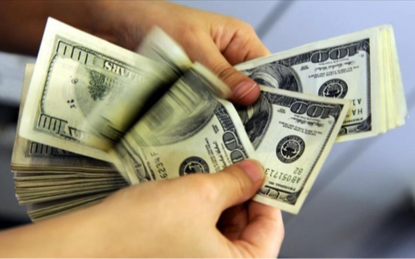 Thumbnail Rupiah Diprediksi Melemah Capai Rp17.050 per Dolar AS Awal Pekan Ini