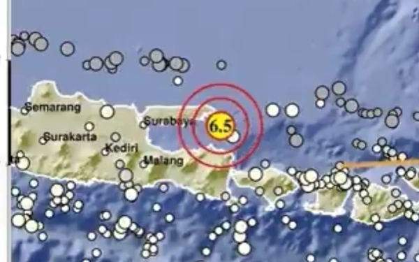 Thumbnail Sumenep Diguncang Gempa Tengah Malam! 3 Warga Luka-Luka, 30 Rumah Rusak