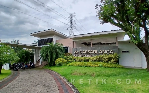 Thumbnail Berita - Pengembang De Casablanca Malang Dinilai Abaikan Fasum Club House Rusak, Warga Protes