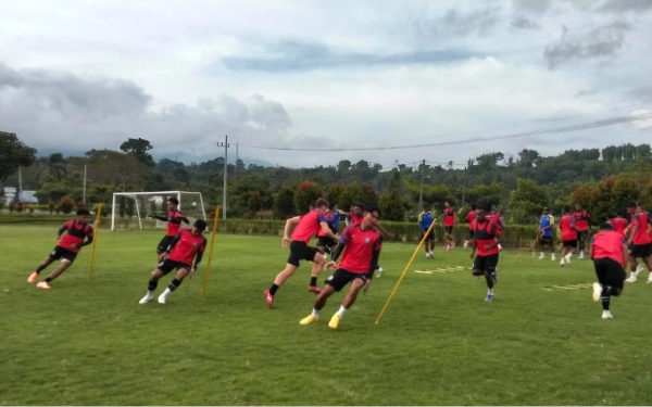 Thumbnail Matangkan Para Pemain Muda, Arema FC Buka 'Kelas Akselerasi'