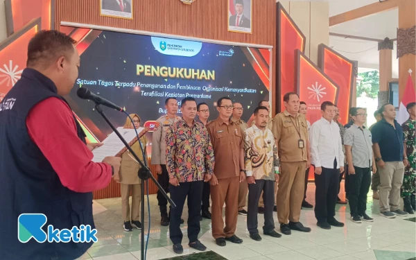 Thumbnail Berita - Bupati Situbondo Kukuhkan Satgas Ormas Terafiliasi Premanisme