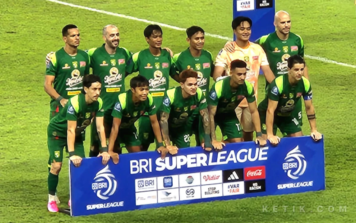 Thumbnail Berita - BYE-BYE JUARA! Peluang Persebaya Angkat Trofi BRI Super League Musim ini Tertutup