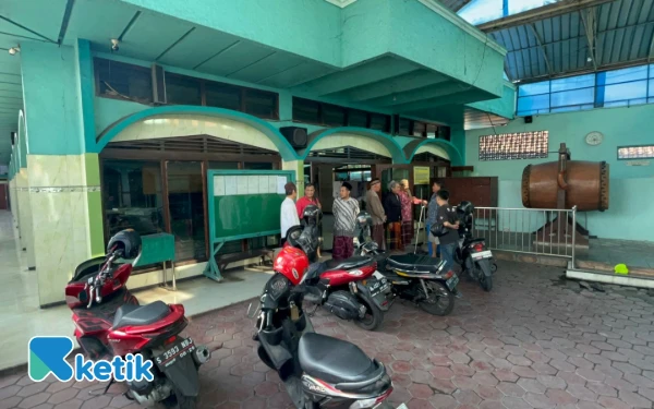 Thumbnail Berita - Masjid Dekat Kantor Polisi di Mojokerto Jadi Sasaran Pencurian, Dua Motor Jemaah Digondol Komplotan Maling