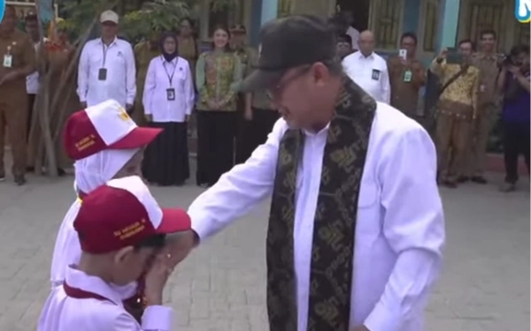 Thumbnail Indonesia Emas 2045 di Tangan Generasi Ini! Dari Sumbawa, Mendikdasmen Kenalkan MPLS Ramah dan Berkarakter