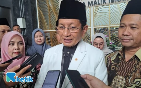 Thumbnail UIN Malang Anugerahi Gelar Bapak Ekoteologi ke Menag Nasaruddin, Rektor Prof Ilfi: Gagasannya Menginspirasi