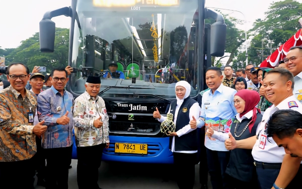 Thumbnail Trans Jatim Bikin Akses Perjalanan Antarkota Makin Mudah! Ini Bukti Ide Cemerlang Transportasi Publik ala Gubernur Khofifah Sukses