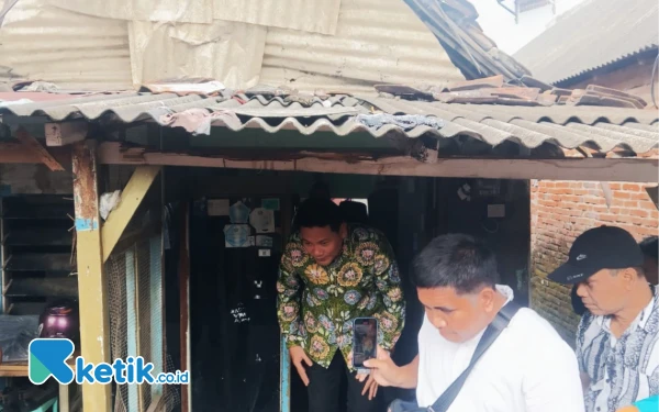 Thumbnail Bupati Subandi dan Baznas Bantu Perbaiki Rumah Hampir Ambruk di Kota Sidoarjo