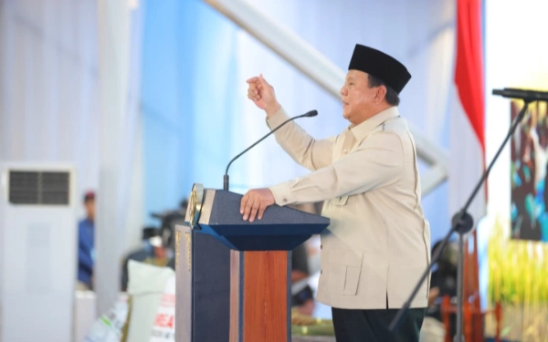 Thumbnail Berita - Puji Kinerja Mentan-Wamentan, Prabowo: Sama-sama Hitam, Kalau Gelap yang Kelihatan Hanya Giginya
