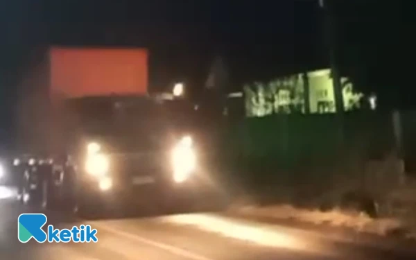 Thumbnail Jalan Desa Terancam Rusak, Warga Taman Minta Pemkab Bondowoso Tindak Tegas Truk Bermuatan Berat