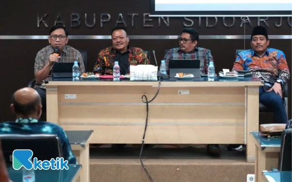 Thumbnail Berita - DPRD Sidoarjo dan Bappeda Sidoarjo Terima Kritik-Masukan Publik tentang RPJMD Subandi-Mimik