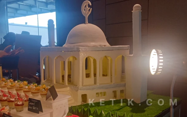 Thumbnail Berita - Pernak-pernik Ramadan, Hotel di Malang Ini Hadirkan Miniatur Masjid Terbuat dari Cokelat 100 Kilogram