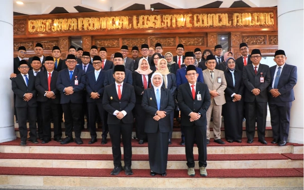 Thumbnail Optimis Meski APBD 2026 Berkurang! Gubernur Khofifah Pastikan Program Prioritas Berjalan Demi Kesejahteraan Rakyat Jatim