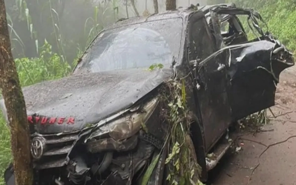 Thumbnail Mobil Fortuner Masuk Jurang Ngadas Kabupaten Malang, 2 Penumpang Tewas