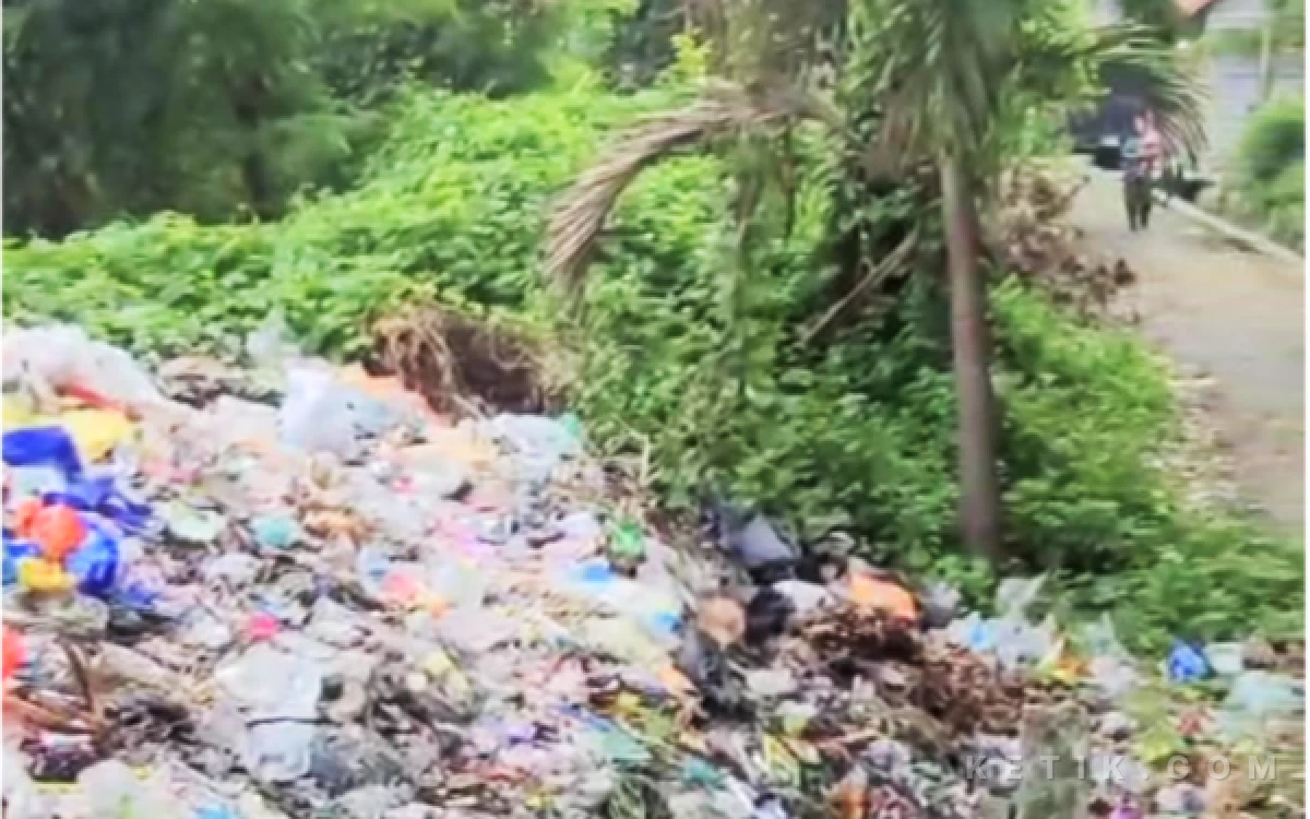 Thumbnail Berita - Anggota DPRD Sidoarjo Rafi Wibisono Ungkap Aset Pemkab Jadi TPS Sampah Liar