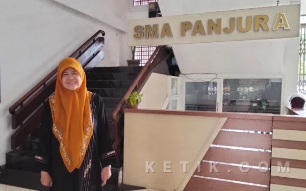 Thumbnail Berita - Dampingi Jemah Mujahadah Kubro 1 Abad NU, Kepala SMA Panjura Siap Menginap di Sekolah