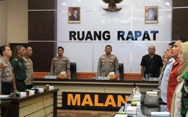 Thumbnail Tanpa Penonton, Laga Arema FC vs Semen Padang Diamankan 800 Personel