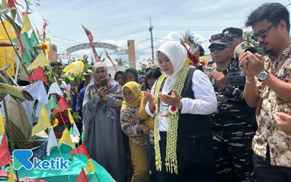 Thumbnail Berita - Petik Laut, Wabup Situbondo Bangga Jadi Anak Nelayan