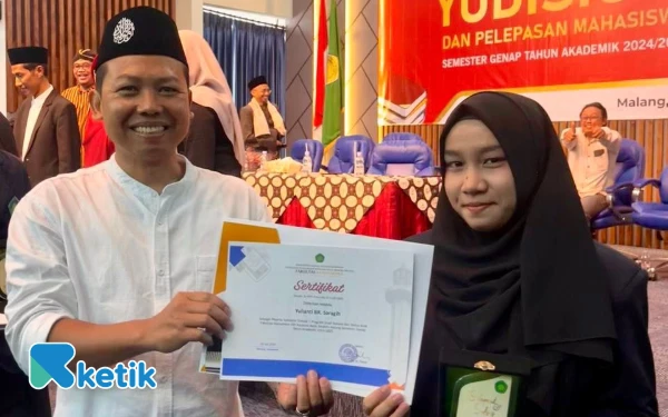 Thumbnail Yulianti Br. Saragih, Hafizah Peraih Predikat Mahasiswa BSA Terbaik 1 di Yudisium Fakultas Humaniora UIN Malang