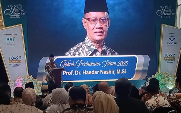 Thumbnail Ketua Umum Muhammadiyah Haedar Nashir Dinobatkan  Sebagai Tokoh Perbukuan Islam 2025