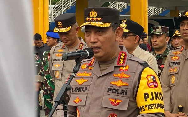 Thumbnail Soal Perintah TNI Jaga Kejaksaan, Kapolri: Sinergitas TNI-Polri Semakin Oke!