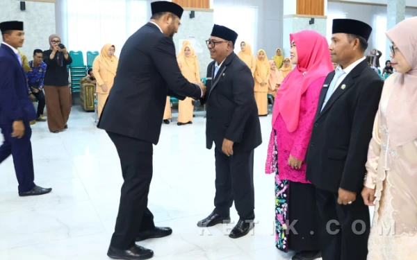 Thumbnail Berita - Rustam Salmon Kembali Pegang Komando Satpol PP Halsel