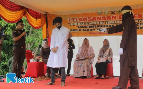 Thumbnail Berita - 16 Pelanggar Syariat Islam di Abdya Dicambuk, Tiga Gagal Eksekusi