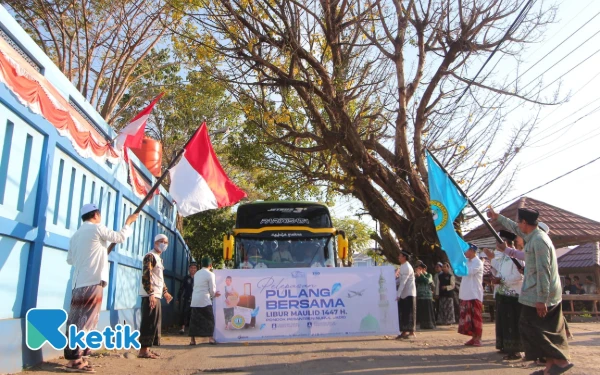 Thumbnail Berita - Jelang Liburan Maulid, Pengasuh Ponpes Nurul Jadid Pesankan Selektif Gunakan Gawai kepada Santri