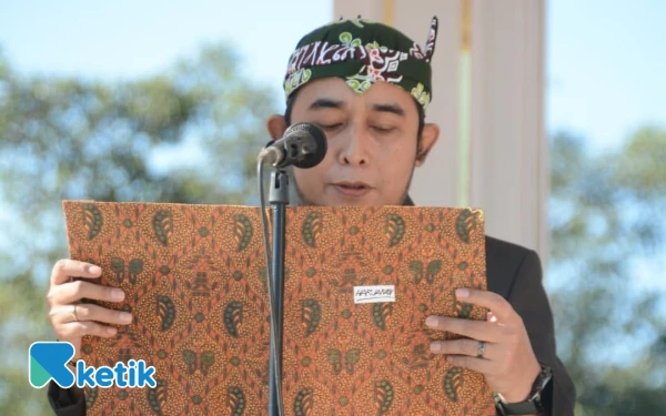 Thumbnail Berita - Upacara Harjakasi Ke-207, Ketua DPRD Bacakan Sejarah Singkat Asal-usul Kabupaten Situbondo