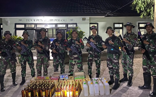 Satgas Pengamanan Perbatasan Indonesia-Timor Leste Gagalkan Penyelundupan Miras Ilegal dan Petasan Jelang Tahun Baru