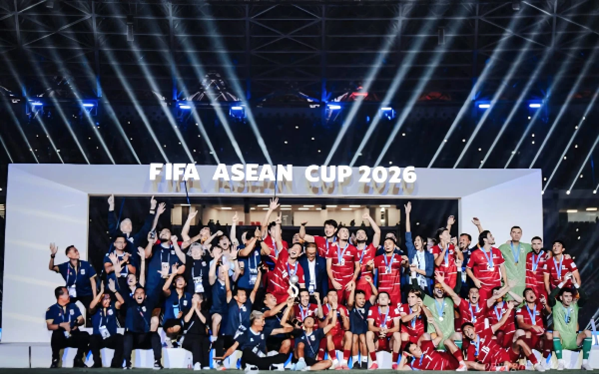 Thumbnail Berita - Satu Malam! Status WhatsApp Rakyat Indonesia "Kembar" Rayakan Timnas Juara FIFA ASEAN Cup 2026