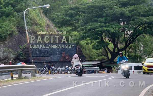 Thumbnail Berita - Selama Lebaran, Pendapatan Sektor Wisata Pacitan Meroket Tembus Rp1,08 Miliar