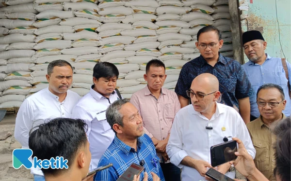 Thumbnail Berita - DPR Minta Pemerintah Segera Atasi Penumpukan Gula Petani di Bondowoso-Situbondo