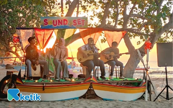 Thumbnail Berita - Sound Set Pasir Putih Situbondo! Datang dan Rasakan Sensasi Sunset, Musik serta UMKM dalam Satu Pantai