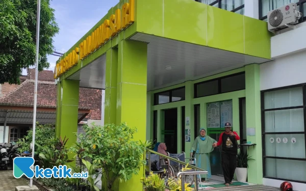 Thumbnail Diduga Gratifikasi, Anak Pegawai Masuk Jadi Sukwan Puskesmas di Pacitan Tanpa Prosedur